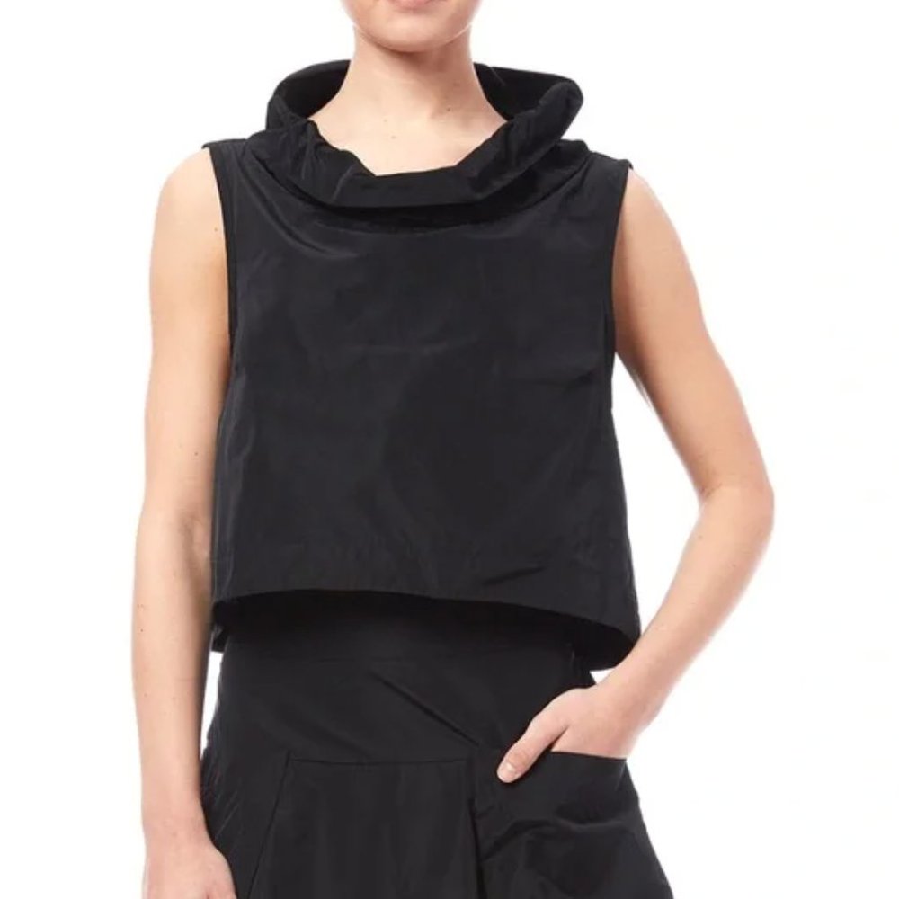 Sun Kim Black Cropped Vest w/ Wire Collar Medium NWT